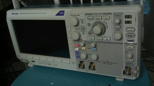 Tektronix DPO3052B示波器